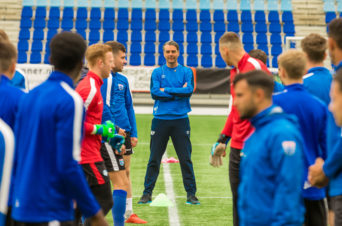 VIDEO + Artikel + Uitgewerkte Oefenvormen Marino Pusic met PEC Zwolle JO19-1 – Trainerscongres 2019